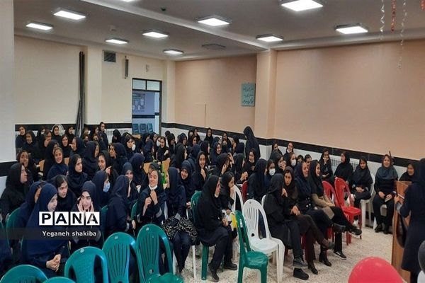 جشن روز دانش‌آموز و انتخابات شورای دانش‌آموزی در دبیرستان فرزانگان دوره دوم شهرستان اسفراین