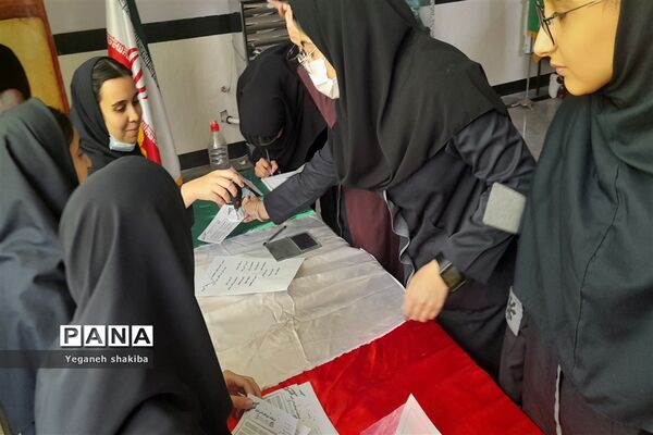 جشن روز دانش‌آموز و انتخابات شورای دانش‌آموزی در دبیرستان فرزانگان دوره دوم شهرستان اسفراین