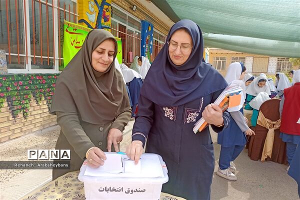 انتخابات شورای دانش‌آموزی در مدارس شهرستان آباده