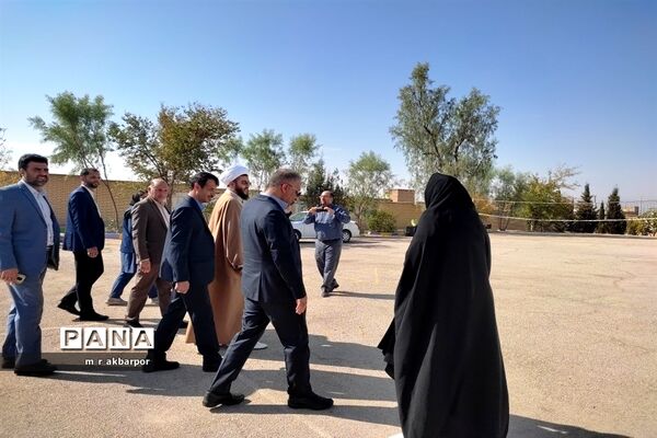 بازدید مدیرکل آموزش و پرورش فارس از مدارس شهرستان سروستان