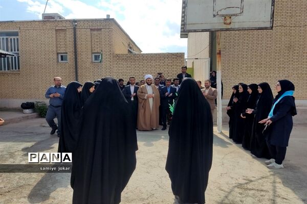 بازدید مدیرکل آموزش و پرورش فارس از مدارس شهرستان سروستان