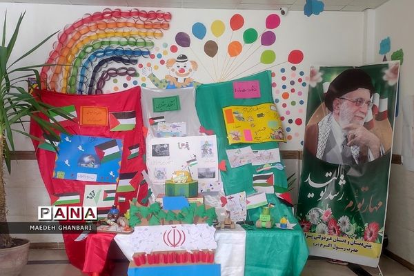 نمایشگاه دست سازه‌های استکبارستیزی، در دبستان پسرانه حضرت رسول اکرم شهرستان پردیس