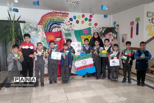 نمایشگاه دست سازه‌های استکبارستیزی، در دبستان پسرانه حضرت رسول اکرم شهرستان پردیس