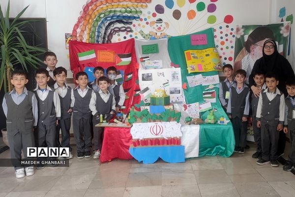 نمایشگاه دست سازه‌های استکبارستیزی، در دبستان پسرانه حضرت رسول اکرم شهرستان پردیس