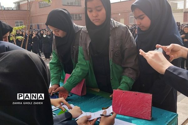 انتخابات شورای دانش‌آموزی در مدارس کهریزک