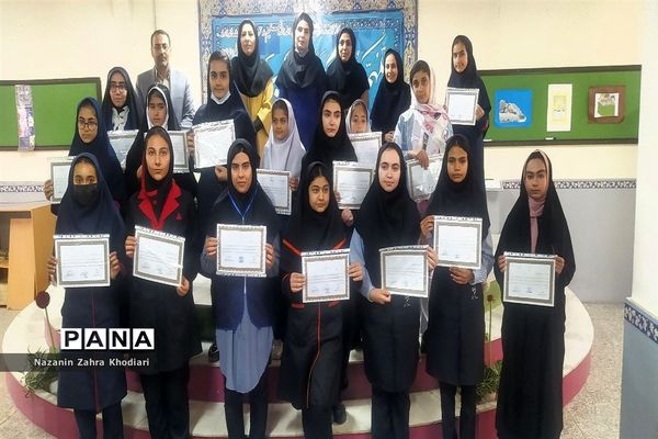 برگزاری مسابقه ادبی نغمه‌های دانش‌آموزی به‌مناسبت گرامیداشت روز دانش‌آموز در ملارد