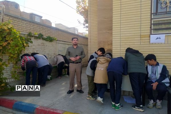 انتخابات شورای دانش‌آموزی مدرسه معلم دوره دوم