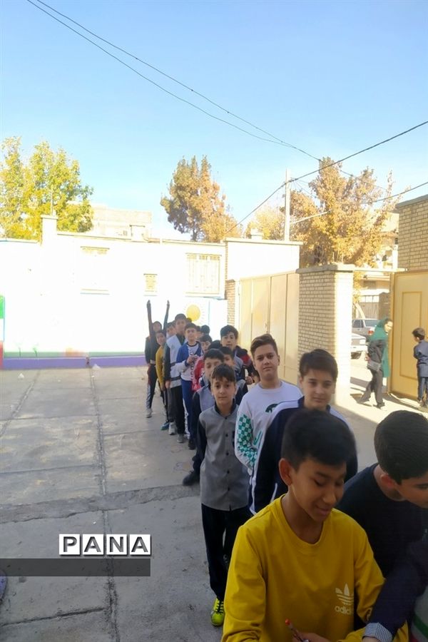 انتخابات شورای دانش‌آموزی مدرسه معلم دوره دوم