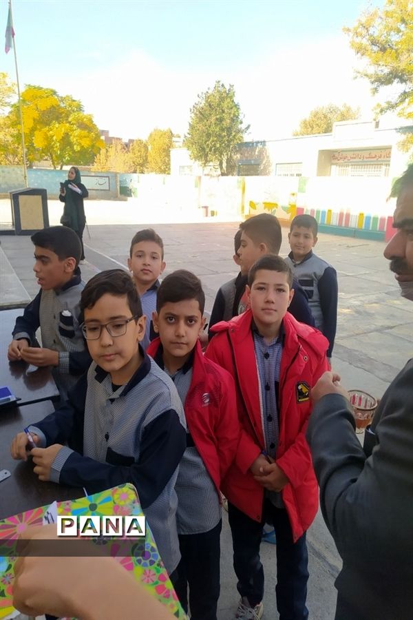 انتخابات شورای دانش‌آموزی مدرسه معلم دوره دوم