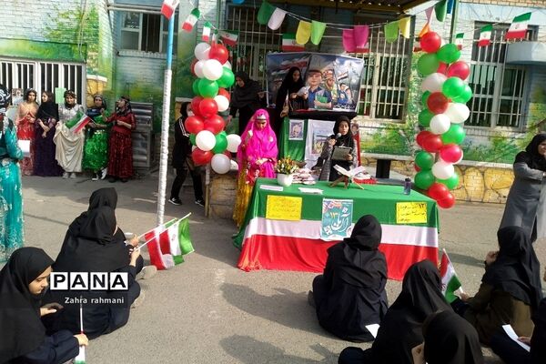 جشن روز دانش‌آموز در دبیرستان حجاب ناحیه یک شهرری