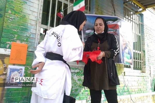 جشن روز دانش‌آموز در دبیرستان حجاب ناحیه یک شهرری