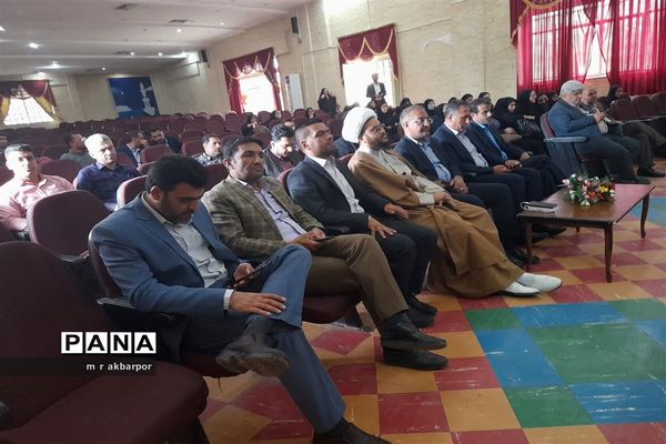 دیدار مدیرکل آموزش و پرورش استان فارس به همراه قرارگاه جهادی عدالت تربیتی و نصیب آموزشی با فرهنگیان شهرستان سروستان