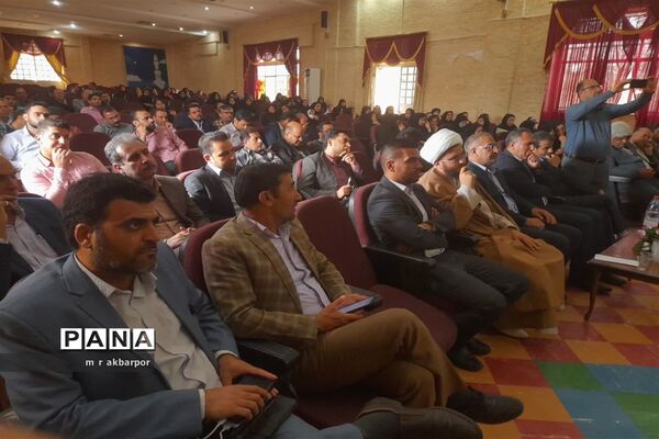 دیدار مدیرکل آموزش و پرورش استان فارس به همراه قرارگاه جهادی عدالت تربیتی و نصیب آموزشی با فرهنگیان شهرستان سروستان