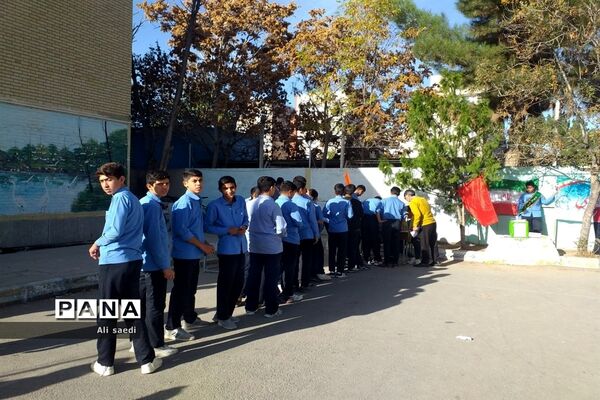 برگزاری انتخابات شورای دانش‌آموزی و شورای دانش‌آموزی هلال احمردبیرستان شهید آل نبی شهرستان بجنورد
