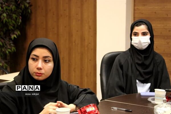 آیین تجلیل از نو معلمان ابتدایی ناحیه یک بهارستان