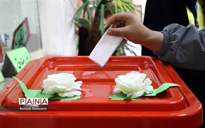 انتخابات شوراهای دانش‌آموزی در شهرستان میاندوآب/فیلم