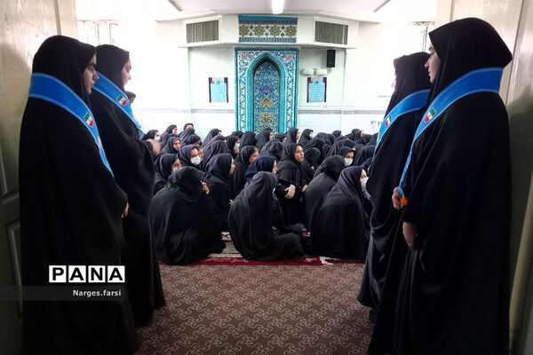گرامیداشت روز دانش‌آموز در دبیرستان حضرت خدیجه (س) قم