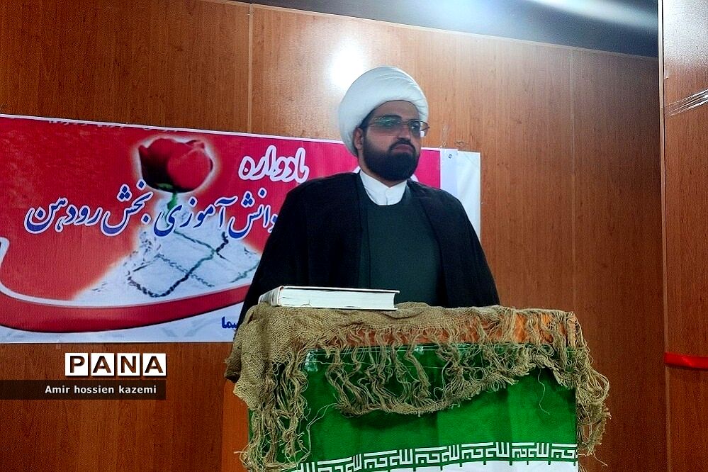 یادواره شهدای دانش‌آموز در  هنرستان  پسرانه سما رودهن