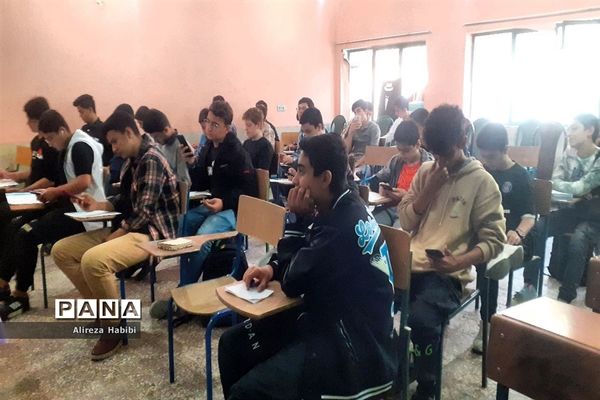 برگزاری کارگاه آموزش خبرنویسی ویژه دانش‌آموز خبرنگاران پسر در کانون شهدای فرهنگی ملارد