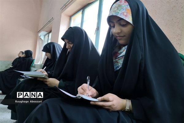 برگزاری کارگاه آموزش خبرنویسی ویژه دانش‌آموزان دختر در کانون شهدای فرهنگی ملارد