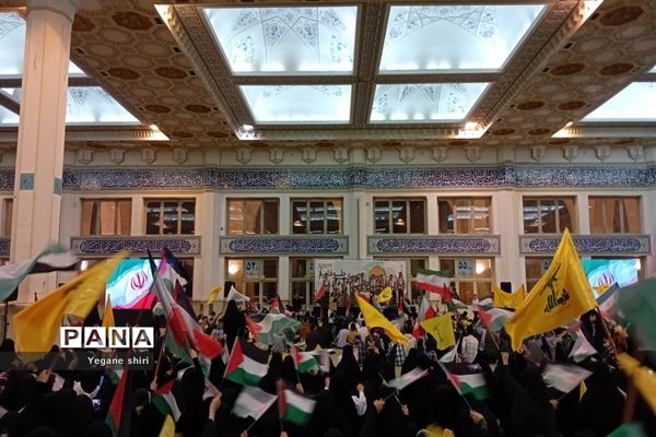 دیدار دانش‌آموزان منتخب سراسر کشور با مقام معظم رهبری