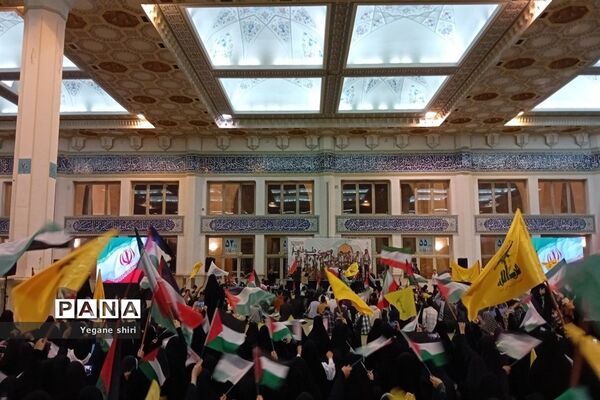 دیدار دانش‌آموزان منتخب سراسر کشور با مقام معظم رهبری