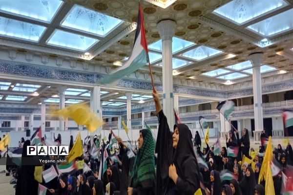 دیدار دانش‌آموزان منتخب سراسر کشور با مقام معظم رهبری