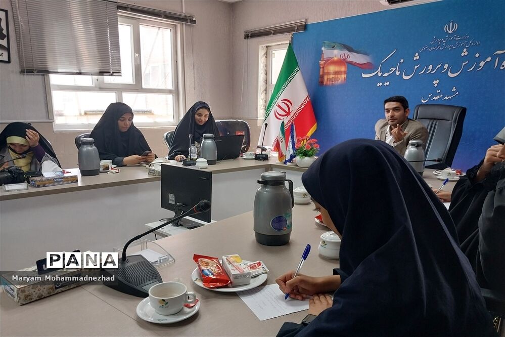 جلسه آشنایی دانش‌آموزان خبرنگار با خبرنویسی