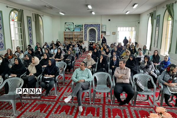 برگزاری اولین جلسه آموزش خانواده در دبیرستان پویش ناحیه ۳ شیراز