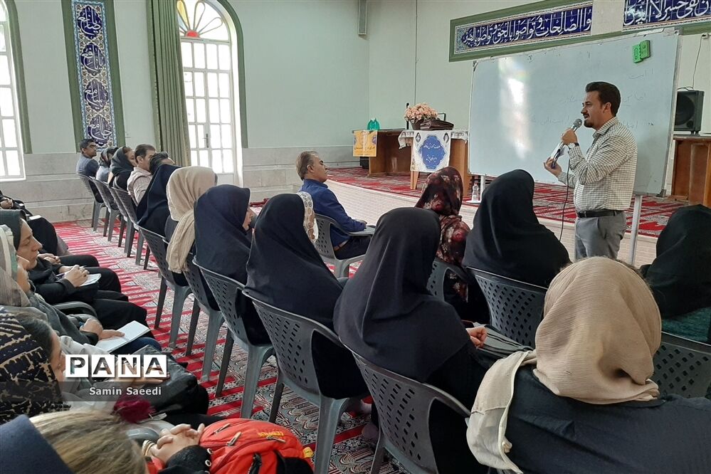 برگزاری اولین جلسه آموزش خانواده در دبیرستان پویش ناحیه ۳ شیراز
