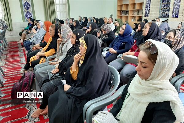 برگزاری اولین جلسه آموزش خانواده در دبیرستان پویش ناحیه ۳ شیراز