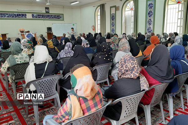 برگزاری اولین جلسه آموزش خانواده در دبیرستان پویش ناحیه ۳ شیراز