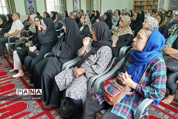 برگزاری اولین جلسه آموزش خانواده در دبیرستان پویش ناحیه ۳ شیراز