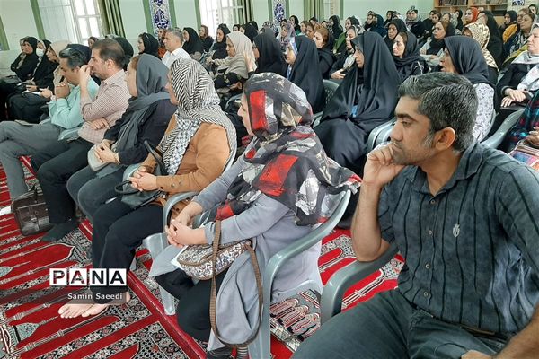 برگزاری اولین جلسه آموزش خانواده در دبیرستان پویش ناحیه ۳ شیراز