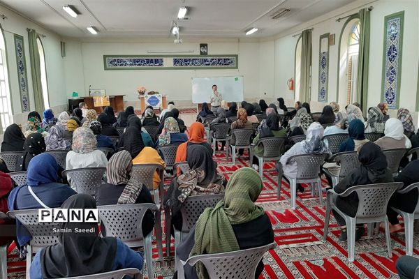 برگزاری اولین جلسه آموزش خانواده در دبیرستان پویش ناحیه ۳ شیراز