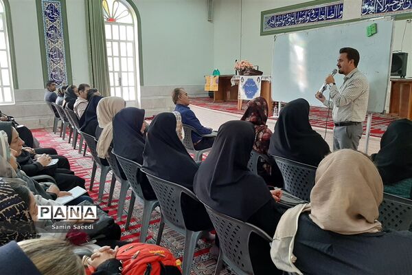 برگزاری اولین جلسه آموزش خانواده در دبیرستان پویش ناحیه ۳ شیراز