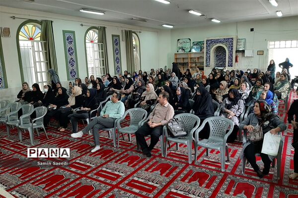 برگزاری اولین جلسه آموزش خانواده در دبیرستان پویش ناحیه ۳ شیراز