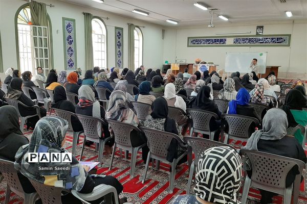 برگزاری اولین جلسه آموزش خانواده در دبیرستان پویش ناحیه ۳ شیراز