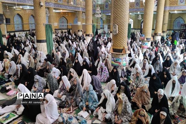 برپایی نماز جمعه در آستانه فرارسیدن روز دانش‌آموز