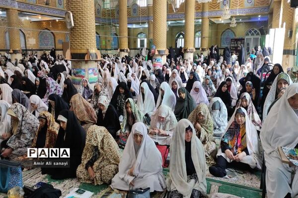برپایی نماز جمعه در آستانه فرارسیدن روز دانش‌آموز