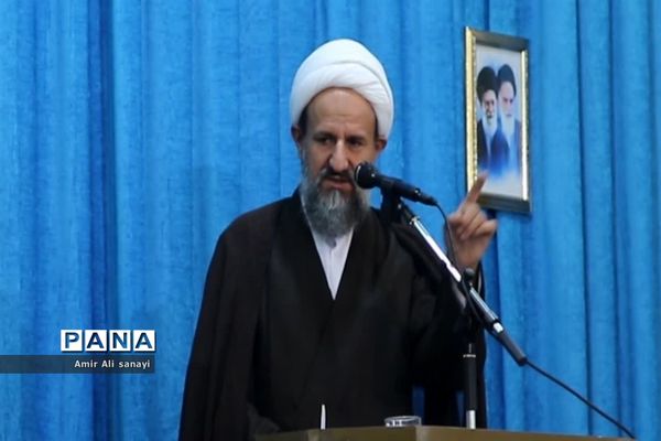 برپایی نماز جمعه در آستانه فرارسیدن روز دانش‌آموز