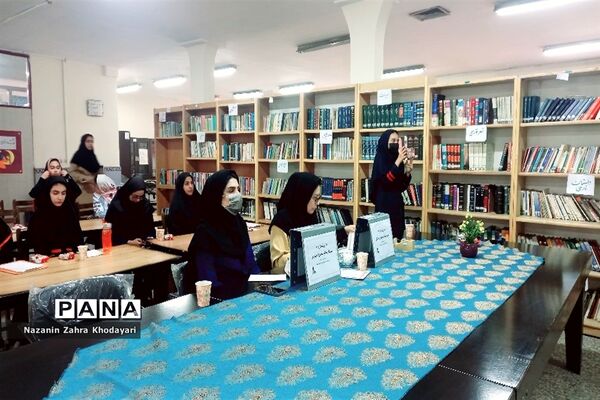 تجلیل از دانش‌آموزان رتبه برتر حوزه ادبی شهرستان ملارد