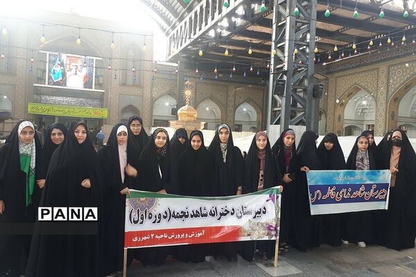 حضور دانش‌آموزان ناحیه دو ری در نماز جمعه
