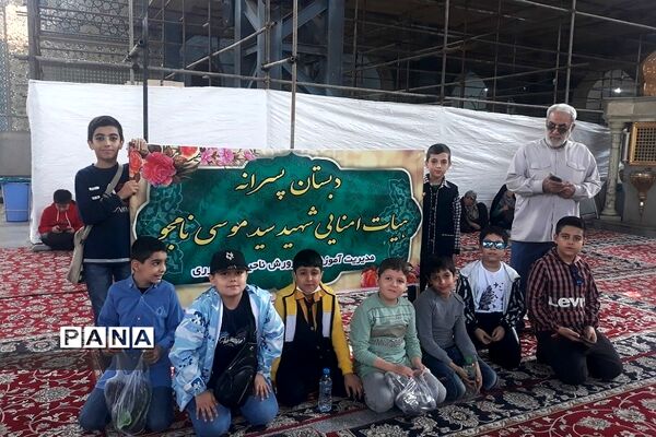 حضور دانش‌آموزان ناحیه دو ری در نماز جمعه