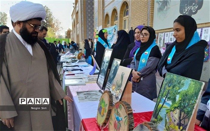 بازدید مدیرکل آموزش و پرورش شهرستان‌های تهران از نمایشگاه دستاوردهای علمی هنری دانش‌آموزان پاکدشت /فیلم