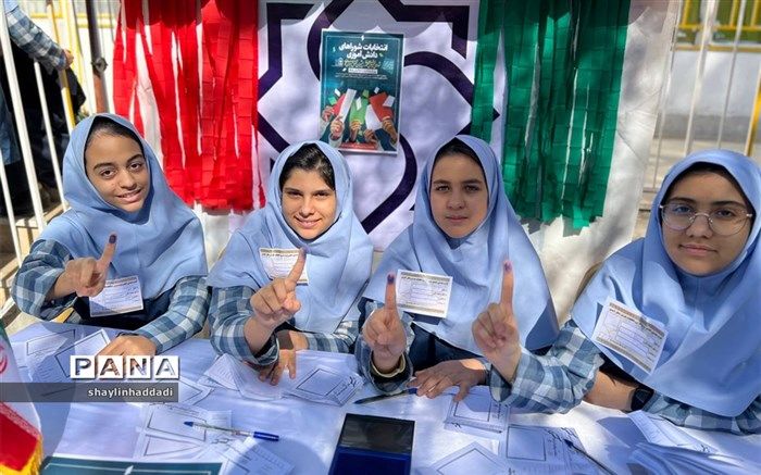 برگزاری انتخابات شورای دانش‌آموزی در دبستان مفتاح مشهد/ فیلم