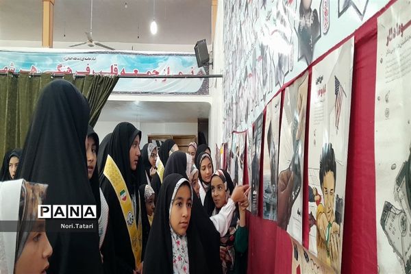 حضور پرشور فرهنگیان و دانش‌آموزان شهرستان بام و صفی آباد در نماز جمعه