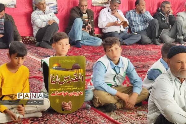 حضور پرشور فرهنگیان و دانش‌آموزان شهرستان بام و صفی آباد در نماز جمعه