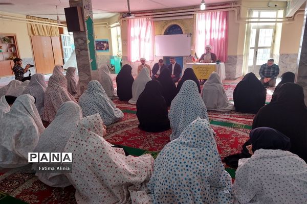 حضور مسئولین شهرستان بجنورد خراسان شمالی  در دبیرستان شاهد نجابت