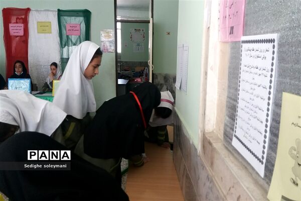 برگزاری انتخابات شورای دانش‌آموزی در مدرسه شهید خاقانی شهرستان شیروان